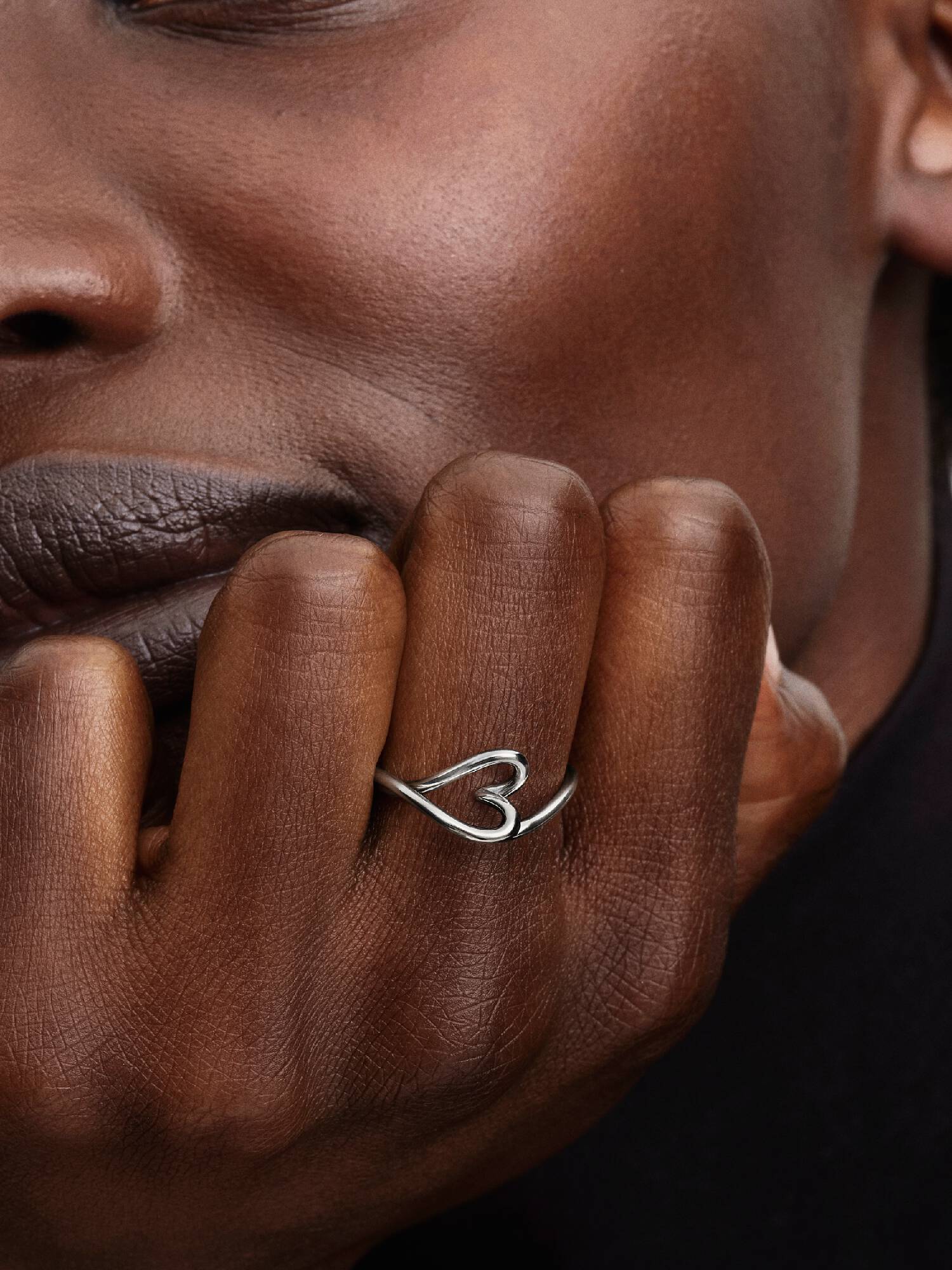 PANDORA ESSENCE | Anello Cuore Piccolo Linea Sinuosa | 194361C00