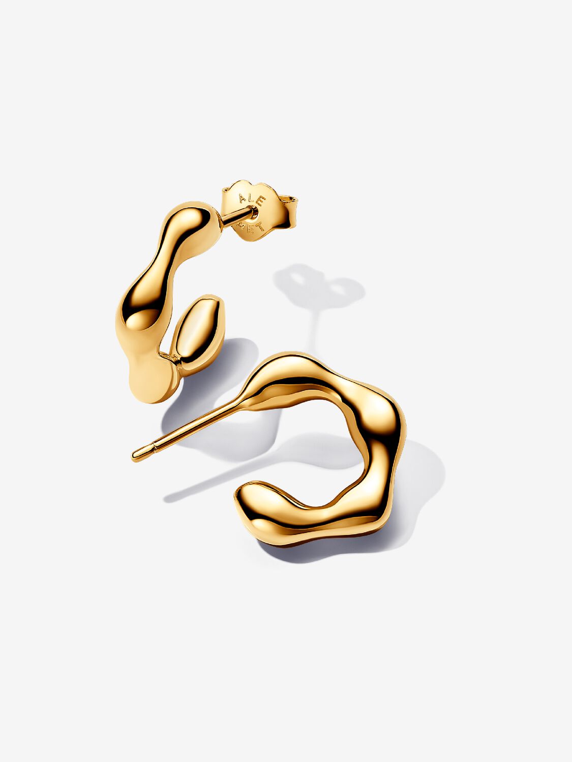 PANDORA ESSENCE | Orecchini Cerchi Aperti Linea Sinuosa Placcatura in Oro 14k | 263269C00