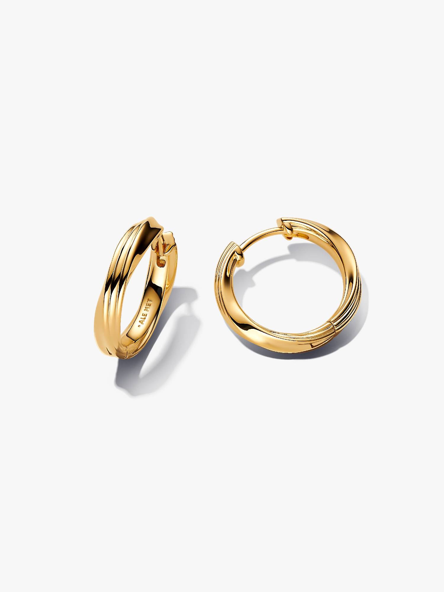 PANDORA ESSENCE | Orecchini Cerchi Linea Avvolgente | 263878C00