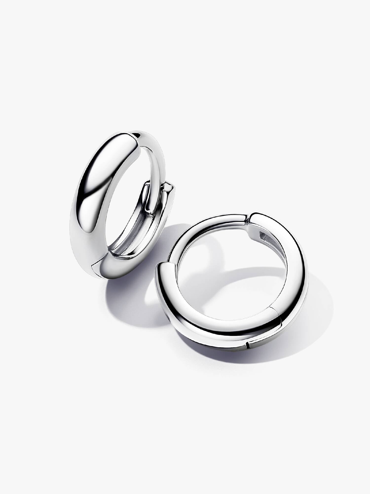 PANDORA ESSENCE | Orecchini Cerchi Huggie Piccoli | 293286C00