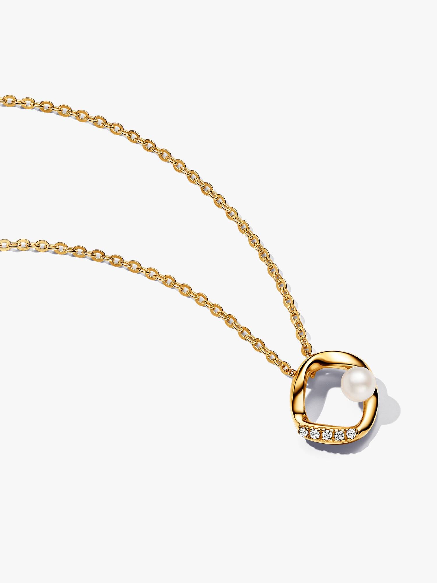 PANDORA ESSENCE | Collana Cerchio Linea Sinuosa con Perla d'Acqua Dolce Coltivata e Pavè | 363303C01-45