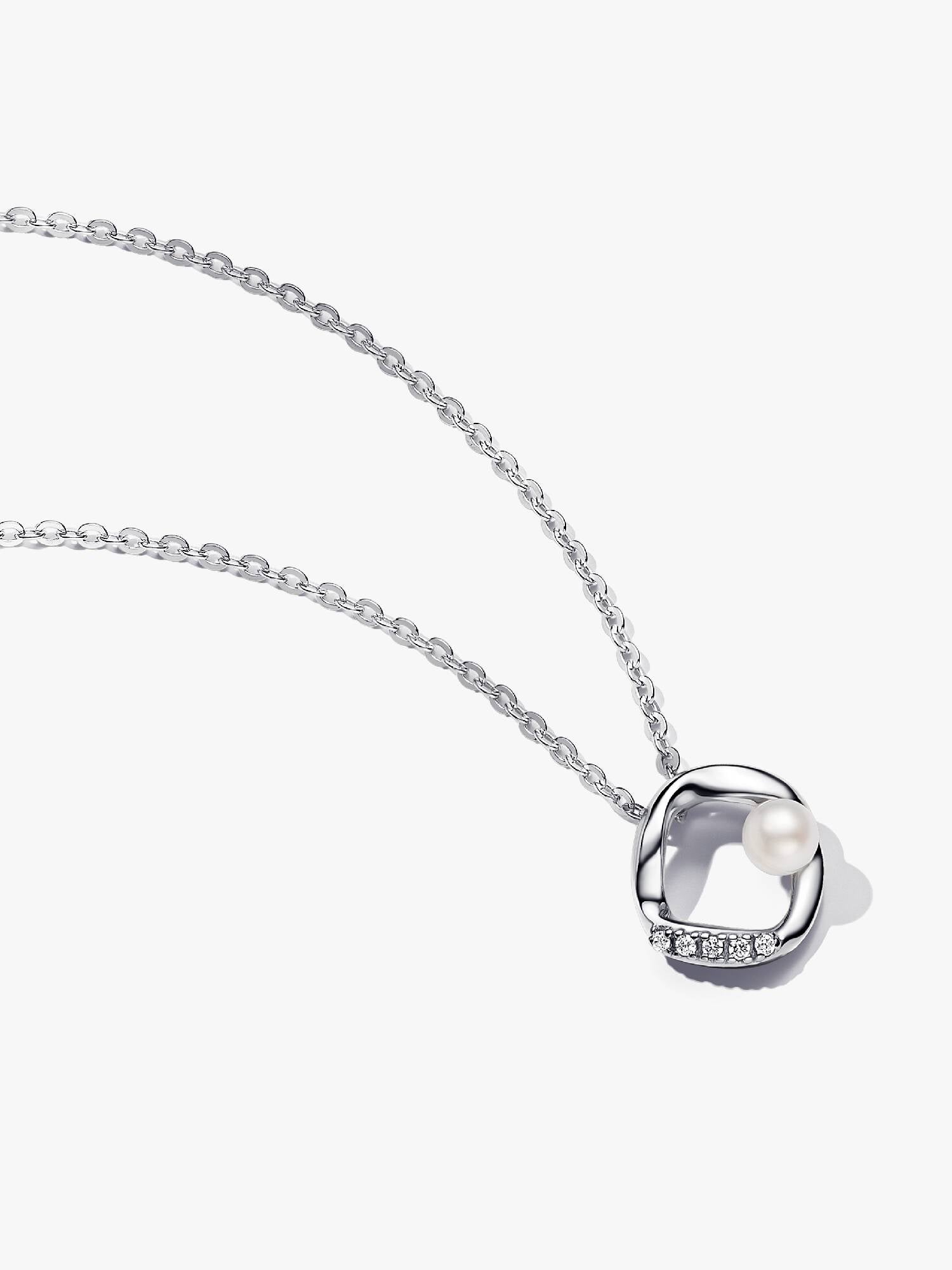 PANDORA ESSENCE | Collana Cerchio Linea Sinuosa con Perla d'Acqua Dolce Coltivata e Pavè | 393303C01-45