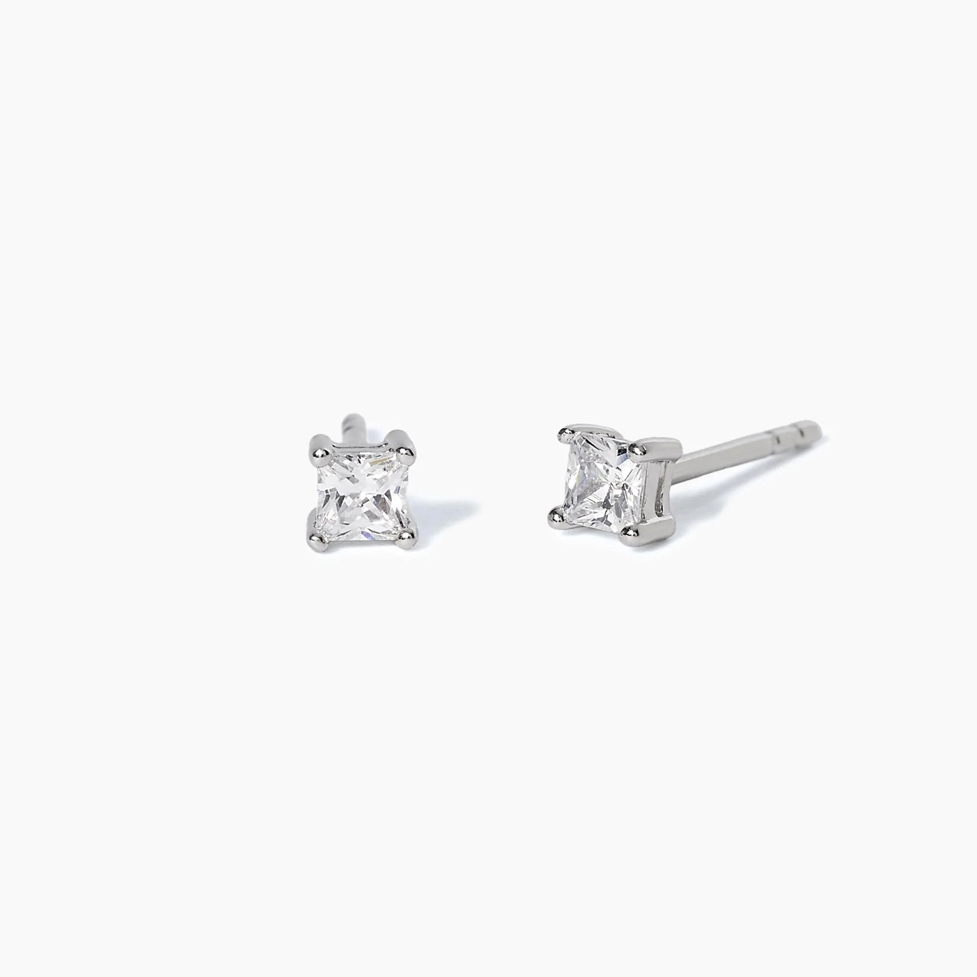 Mabina | Orecchini a lobo con punto luce quadrato piccolo SHINY | 563023