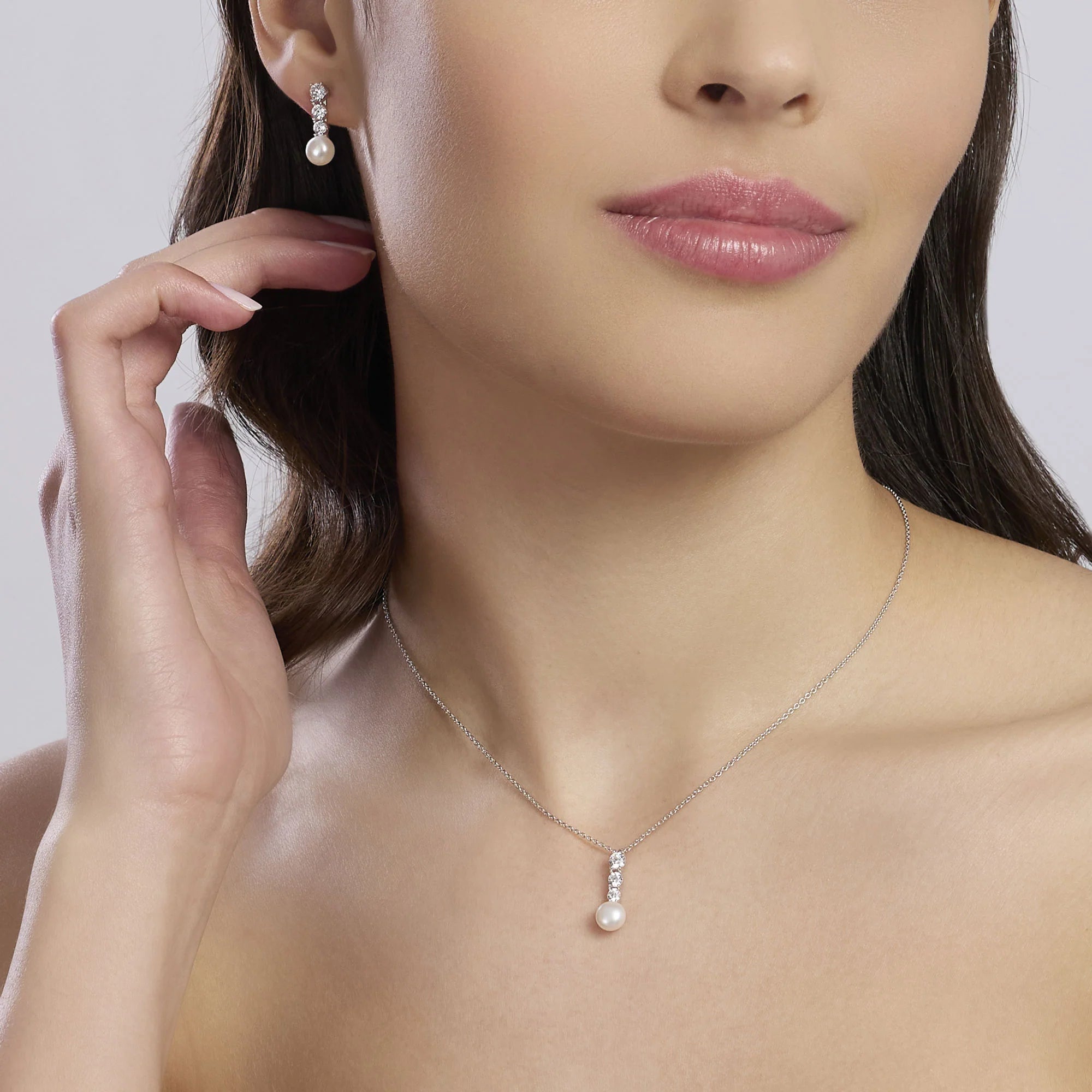 Mabina | Orecchini pendenti in argento con zirconi e perle coltivate JULIETTE | 563926