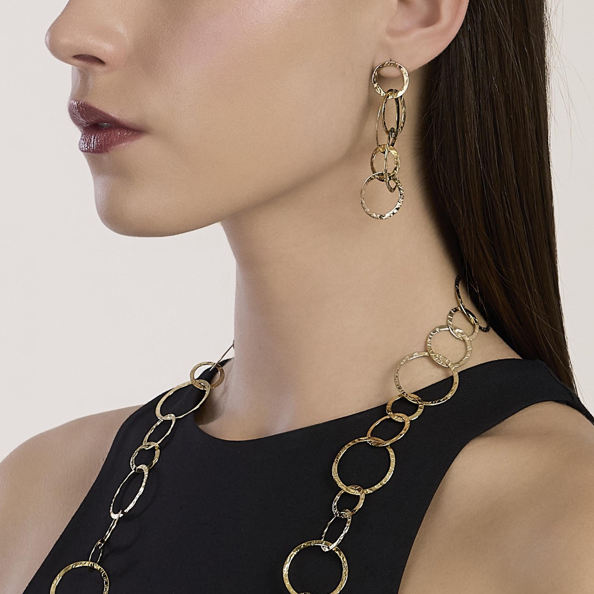 Kidult Style 62 | Orecchini pendenti in acciaio dorato martellato | 861140