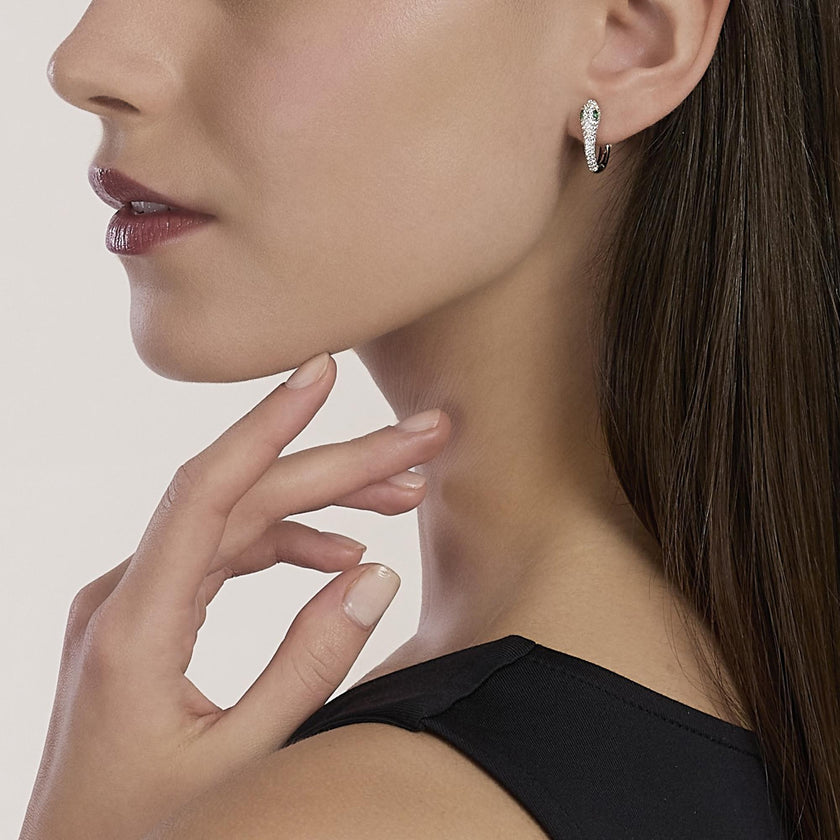 Mabina | Orecchini a cerchio in argento con serpente e smeraldi sintetici SNAKE | 563977