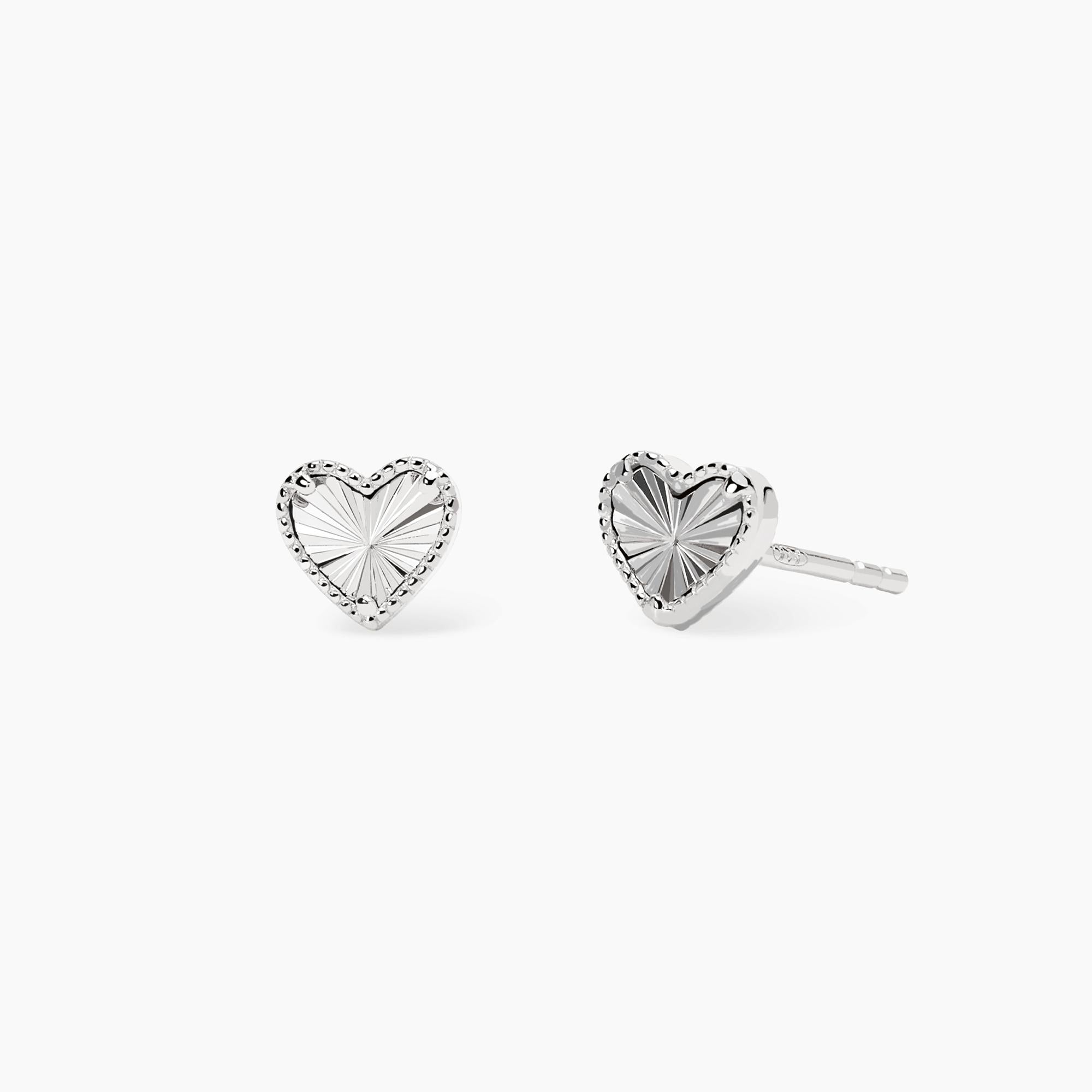 Mabina | Orecchini a lobo in argento con cuore VOILÀ | 563979