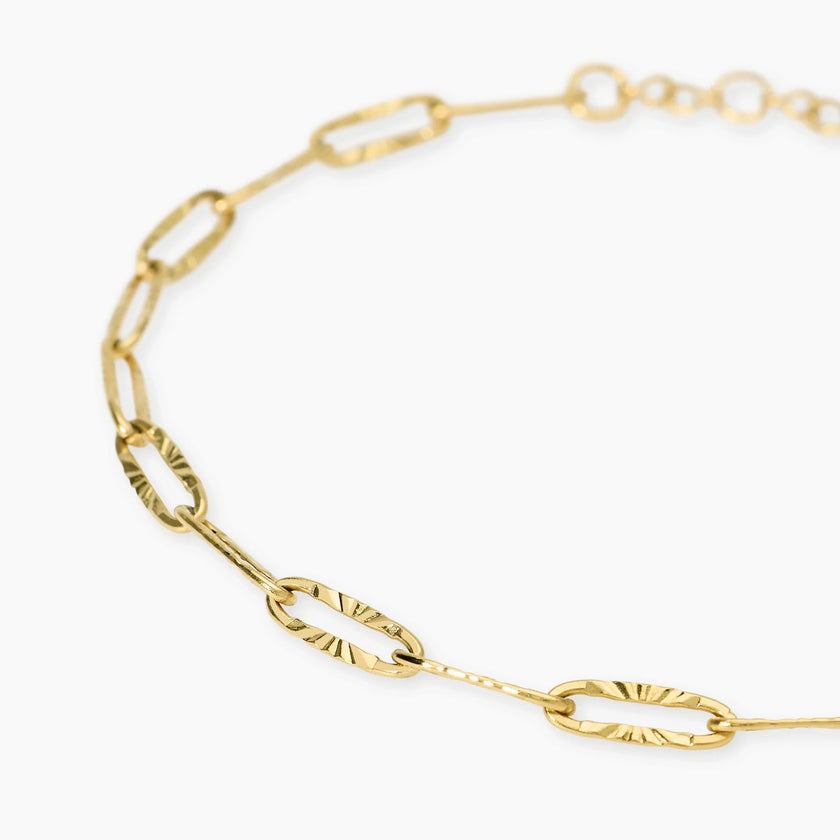 Kidult Style 93 | Bracciale in acciaio dorato con elementi martellati | 831332