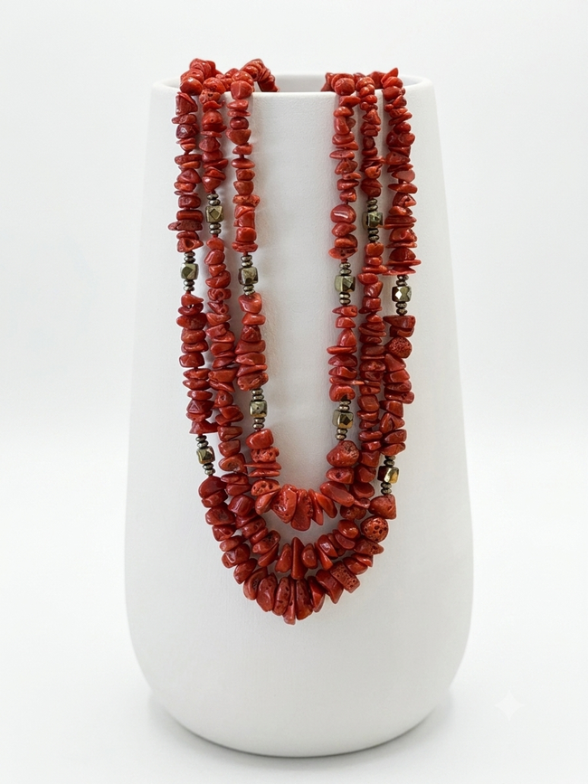 Gemmarium | Collana in Corallo Rosso Multifilo a Scaglie e Pirite | CORCOLL060/3F