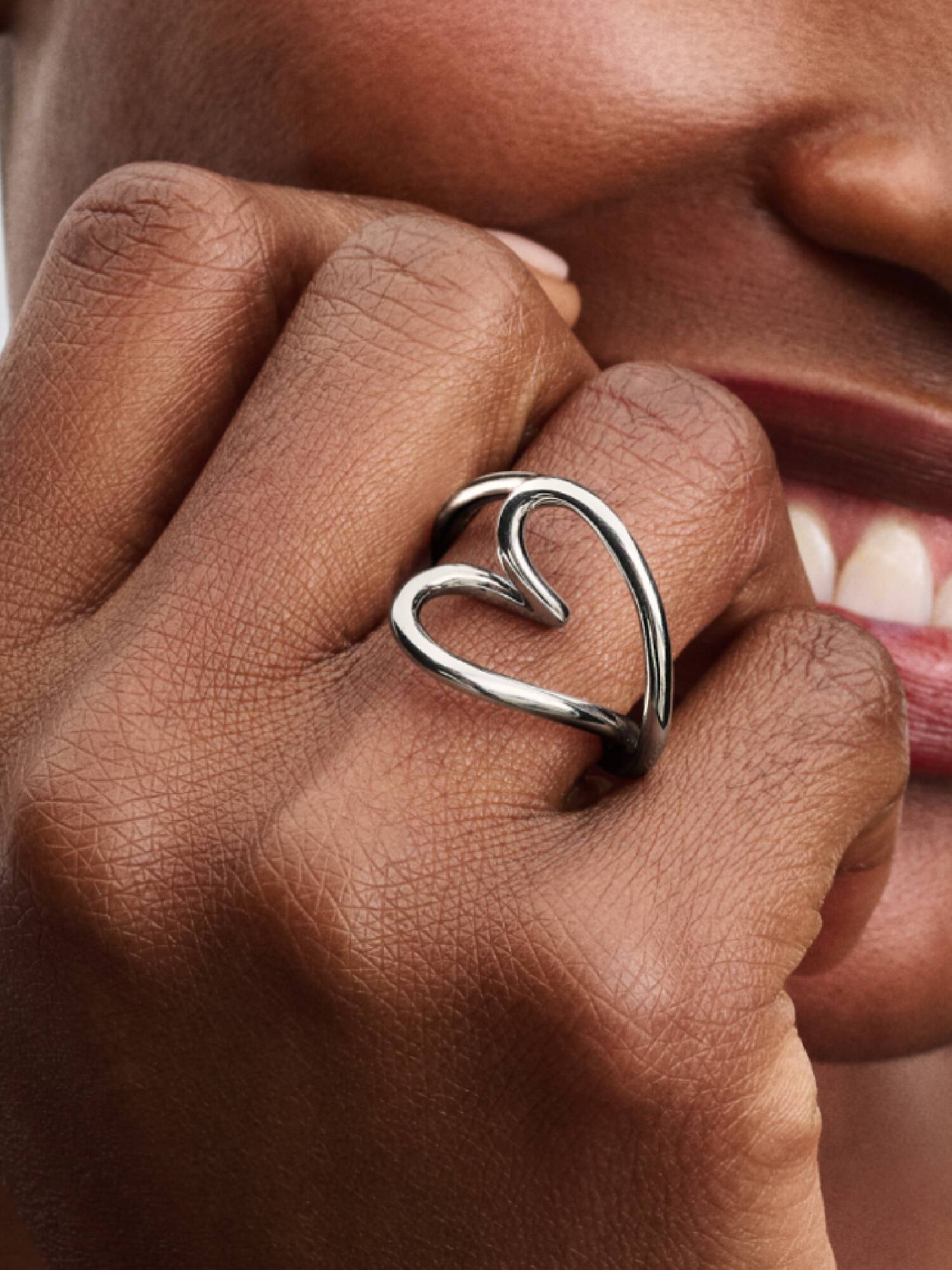 PANDORA ESSENCE | Anello Cuore Linea Sinuosa | 193288C00