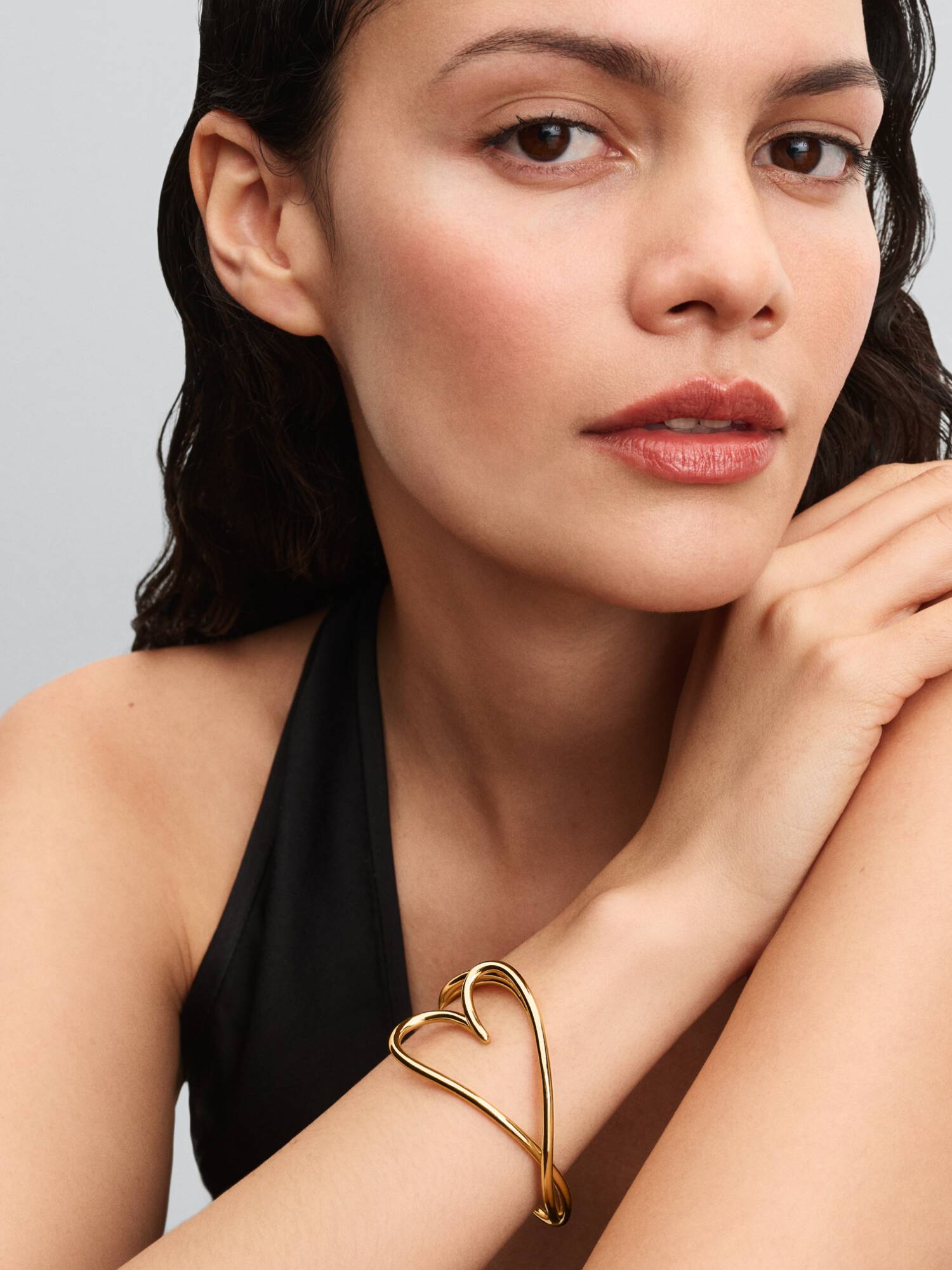 PANDORA ESSENCE | Bracciale Aperto Cuore Linea Sinuosa | 563808C00