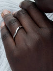 PANDORA ESSENCE |  Anello Linea Sinuosa | 193314C00
