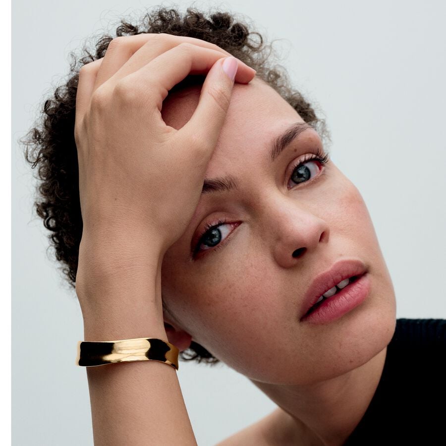 PANDORA ESSENCE | Bracciale Aperto Fascia Larga Linea Sinuosa | 563302C00